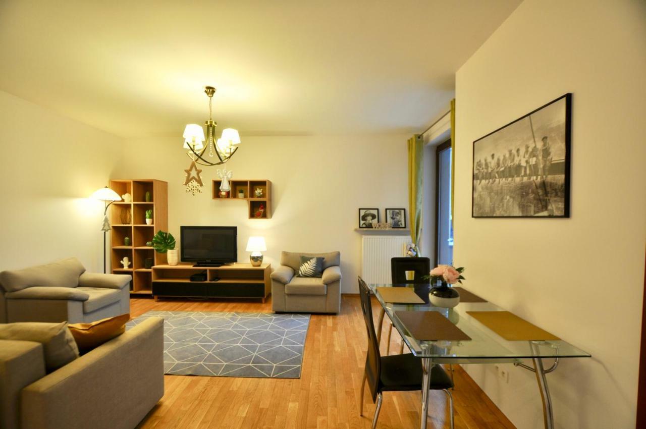 Mlociny Metro Apartment Varsovia Exterior foto